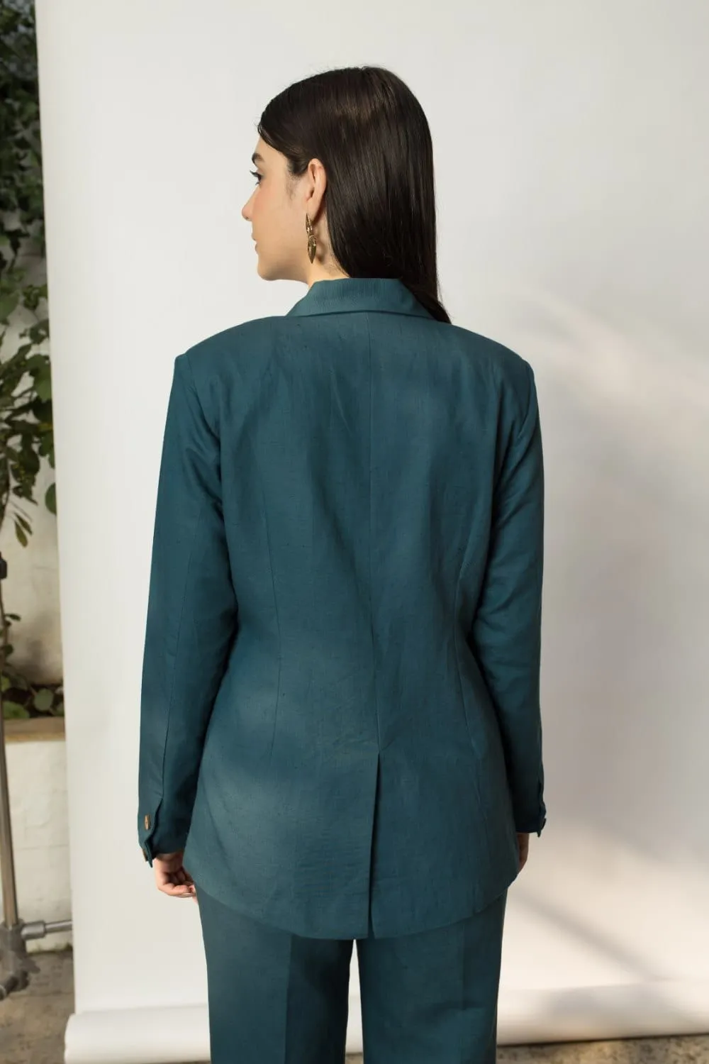 DOUBLE-BREASTED BLAZER