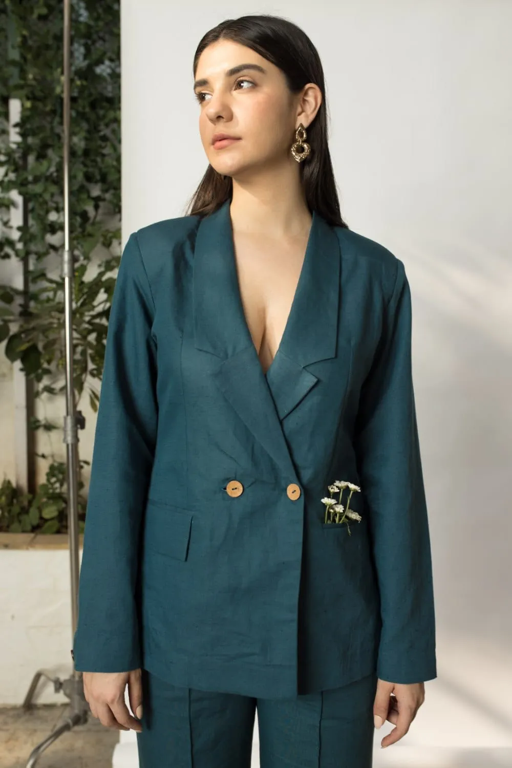 DOUBLE-BREASTED BLAZER