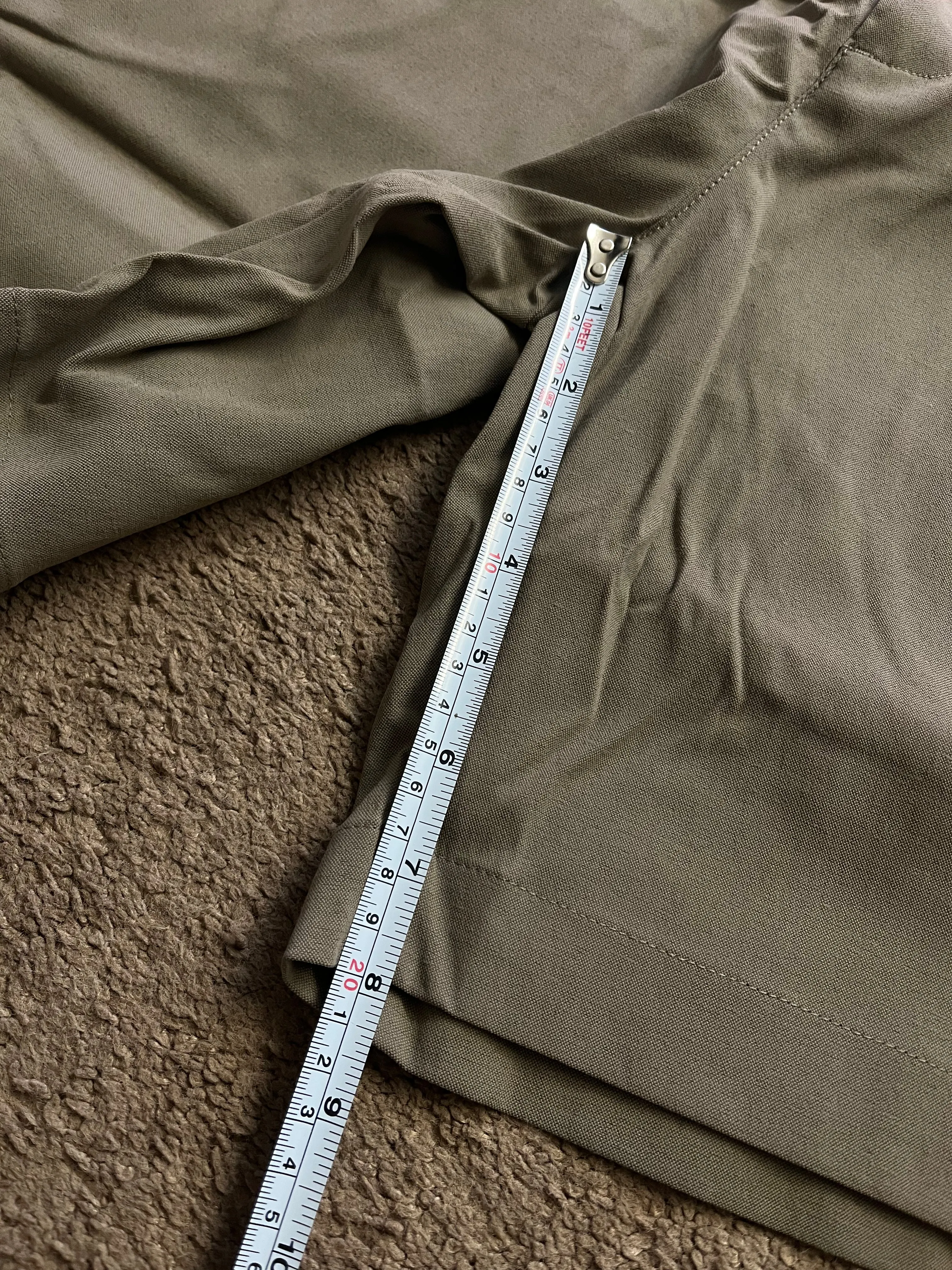Outlier new way shorts - 34 x 8” - khaki
