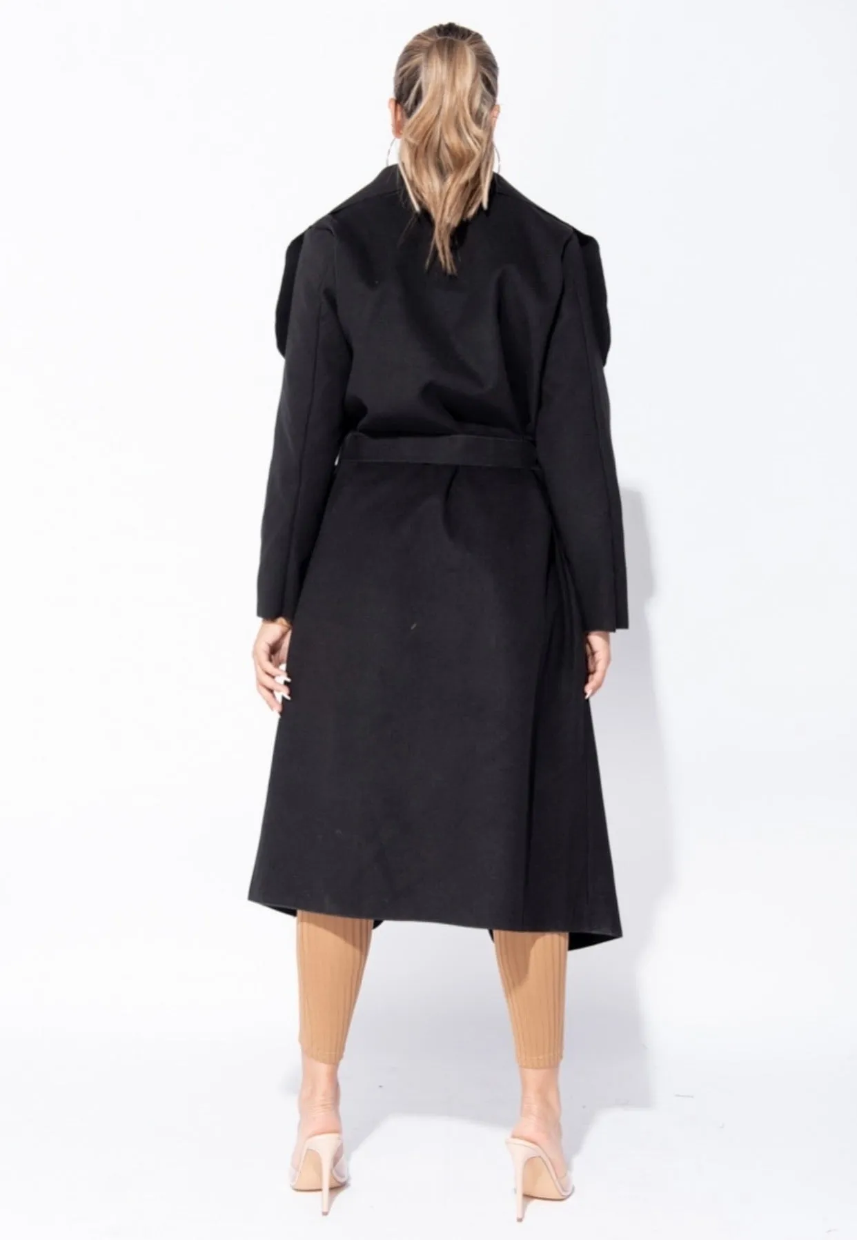 STAYING WARM TRENCH COAT